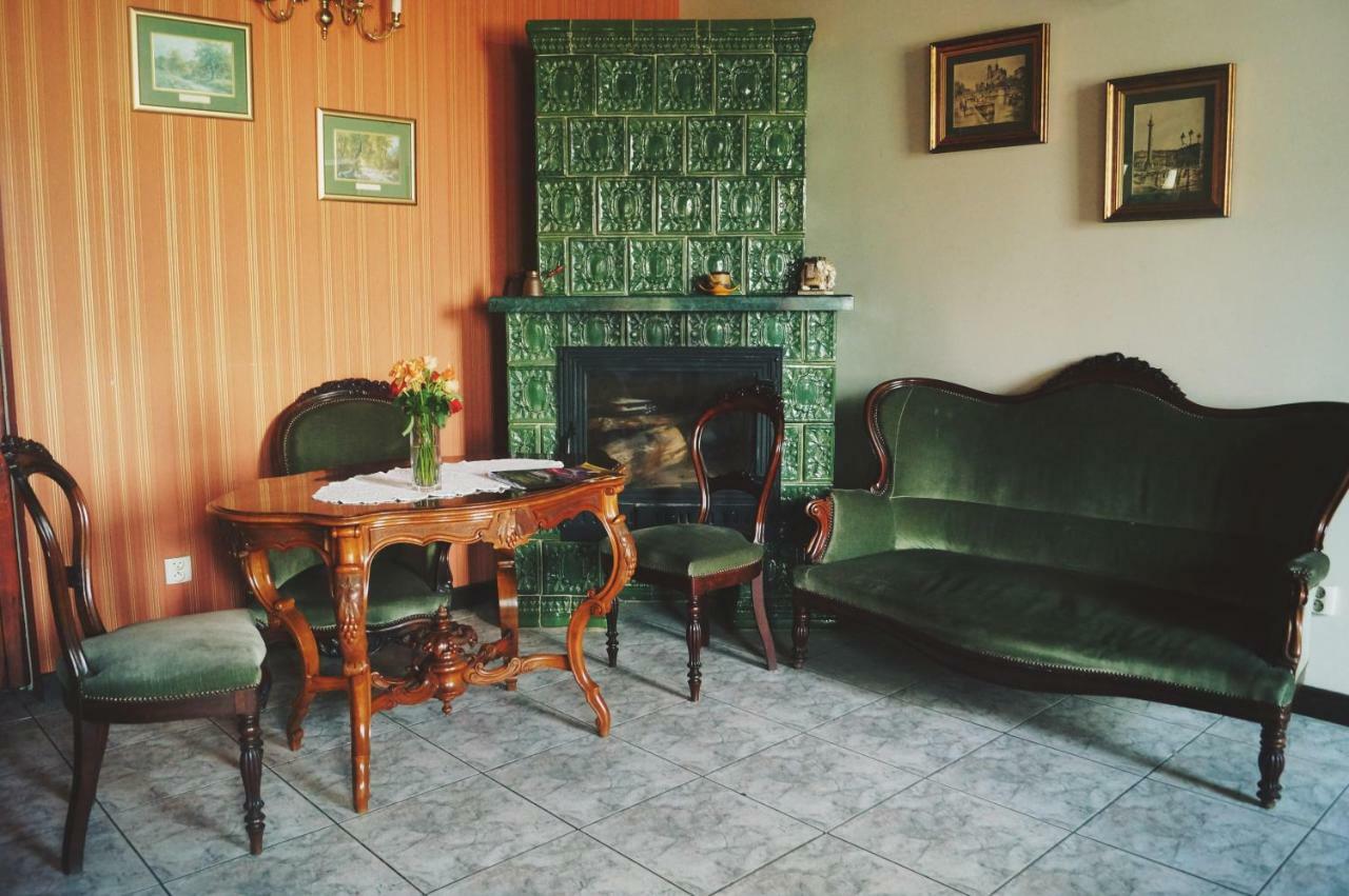 Dwor Dluzniewo Bed and Breakfast Eksteriør billede